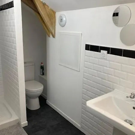 Дом отдыха Propriete De Coeur De Avec Piscine Et Jardin Partages