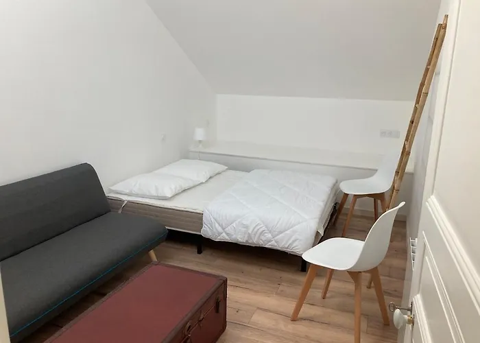 Propriété De Cœur De Avec Piscine Et Jardin Partagés *