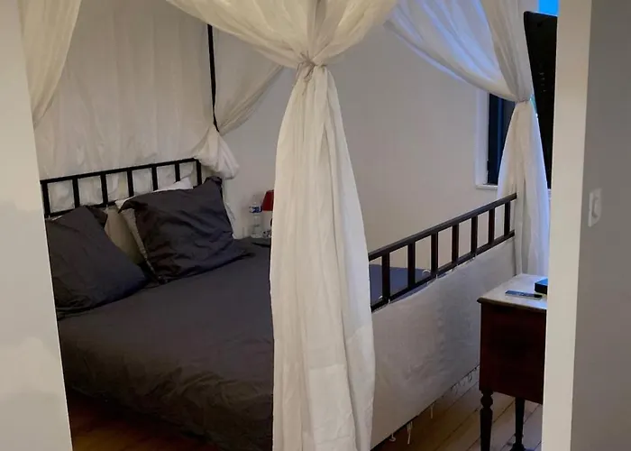 Propriété De Cœur De Avec Piscine Et Jardin Partagés *